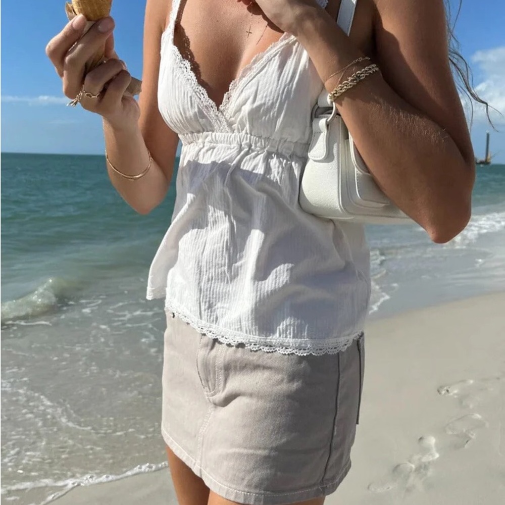 Brandy Melville Edith Lace Tank Top - White - Picture 3 of 3
